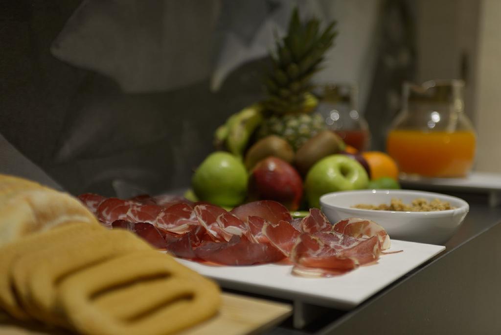 アンドリア Tonnoconte Relais & Restaurant Bed & Breakfast エクステリア 写真