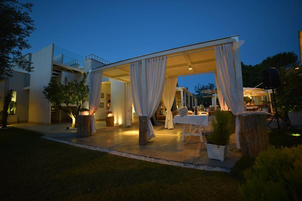 アンドリア Tonnoconte Relais & Restaurant Bed & Breakfast エクステリア 写真